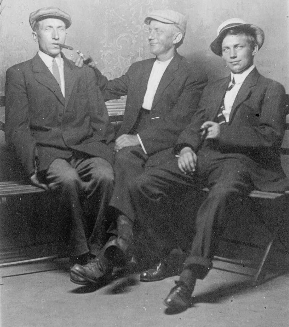Loss Walker (left). Others Unknown